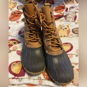 L.L. Bean women’s size 8 uninsulated duck boots.